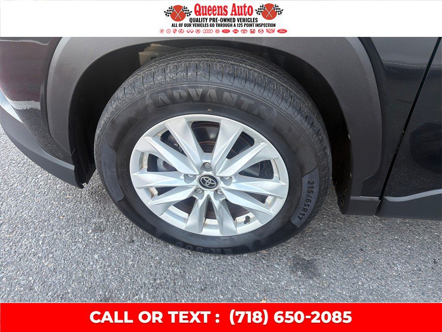 Used 2022 Toyota Corolla Cross LE AWD/4WD image 31