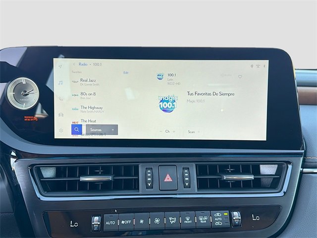 New 2025 Lexus ES 350 Ultra Luxury image 31