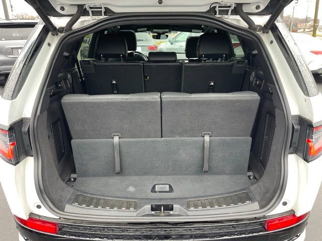 Used 2023 Land Rover Discovery Sport SE R-Dynamic image 6