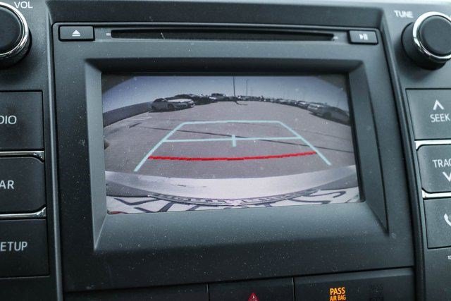 Used 2016 Toyota Camry SE FWD image 23