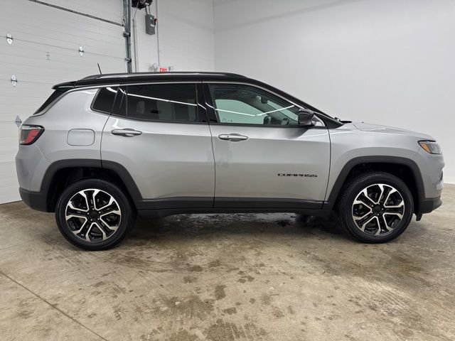Used 2022 Jeep Compass Limited w/ Sun and Sound Group image 4