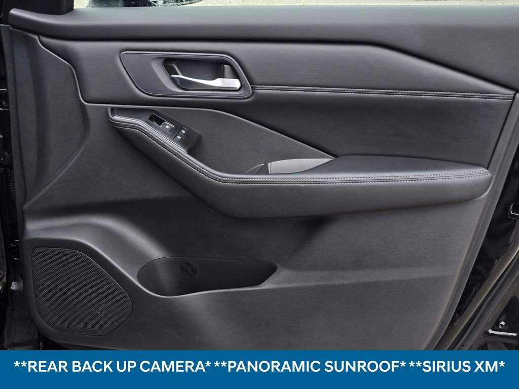 Used 2024 Nissan Rogue SL w/ SL Premium Package image 7