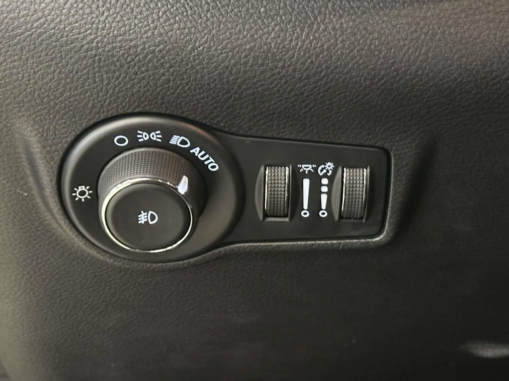 Used 2022 Jeep Compass High Altitude AWD/4WD image 21