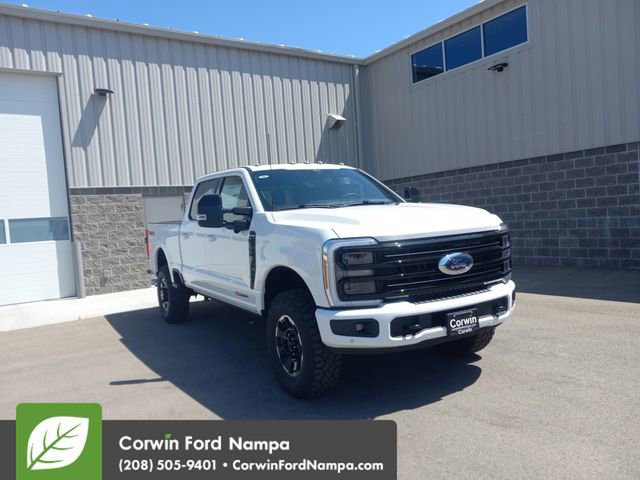 New 2025 Ford F350 Platinum w/ Tremor Off-Road Package