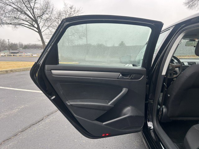 Used 2015 Volkswagen Passat 1.8T S image 22