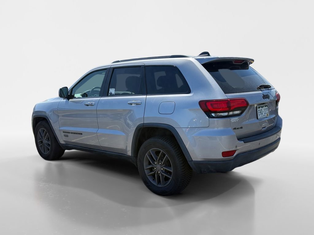 Used 2017 Jeep Grand Cherokee Laredo AWD/4WD image 3