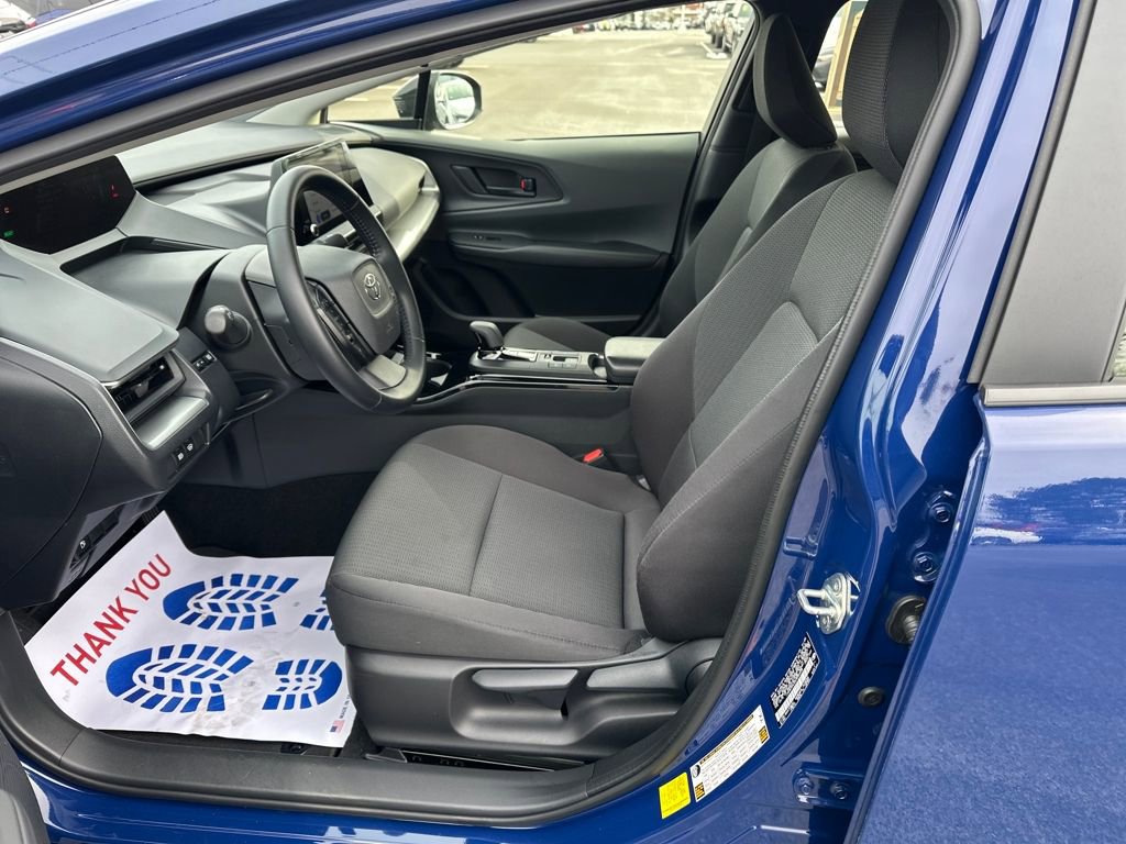 Used 2025 Toyota Prius LE image 9