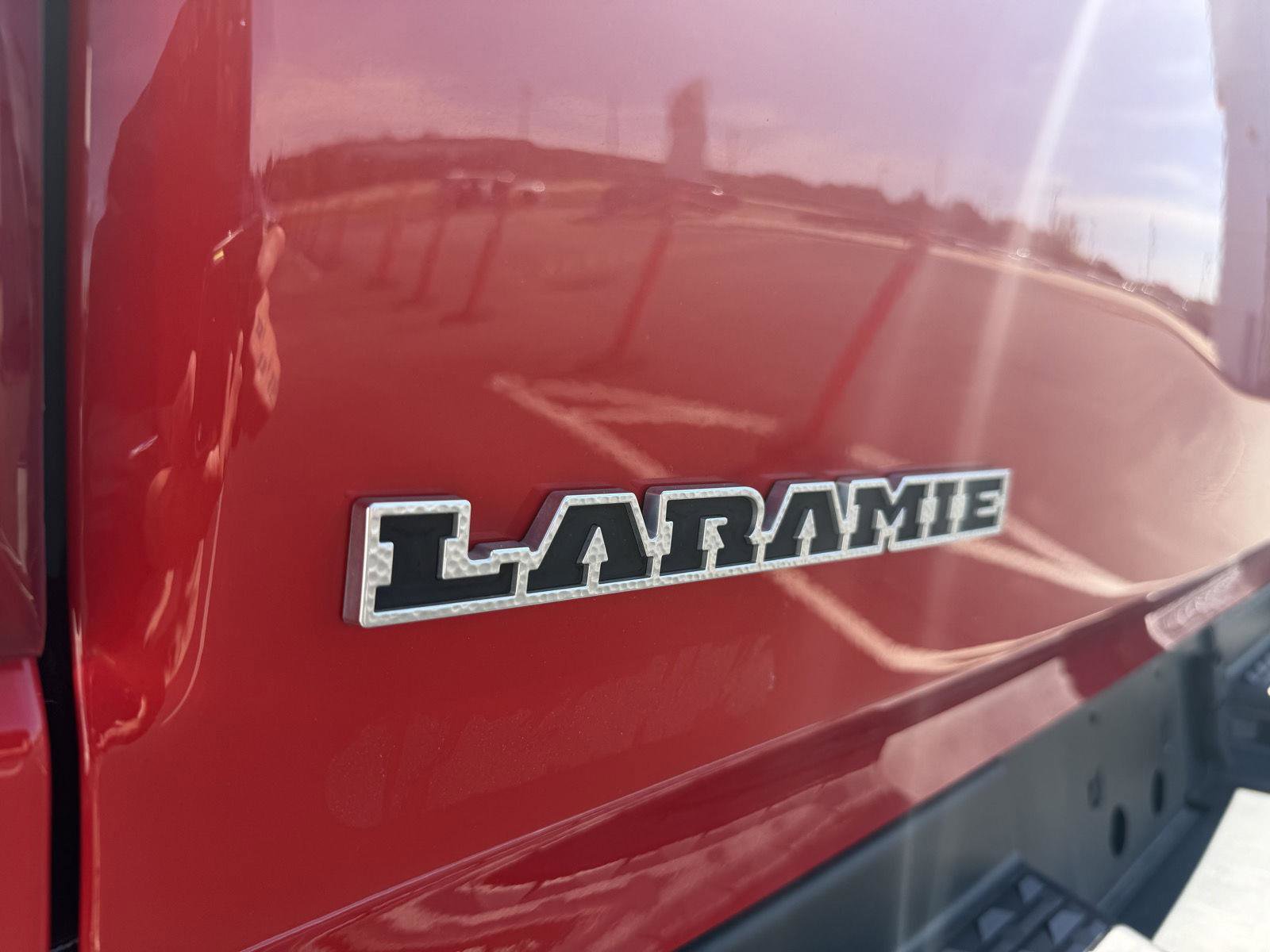Used 2022 RAM 1500 Laramie AWD/4WD image 6