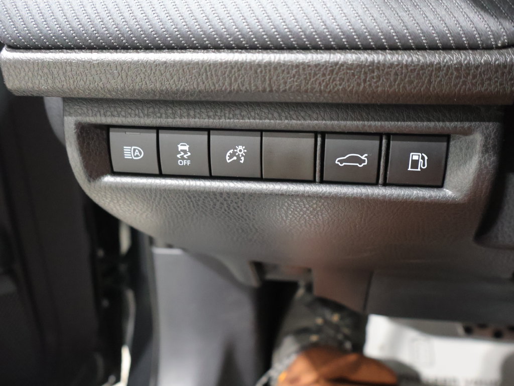 Used 2025 Toyota Camry SE FWD image 31