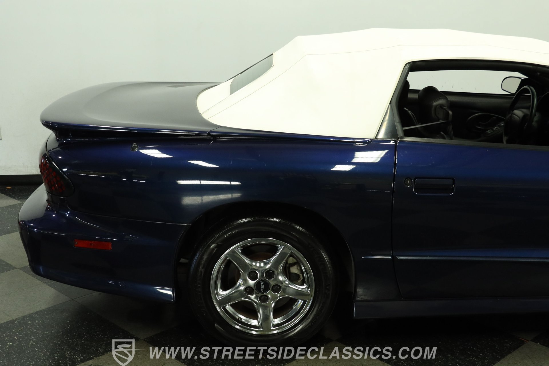 Used 2001 Pontiac Firebird Trans Am RWD image 28