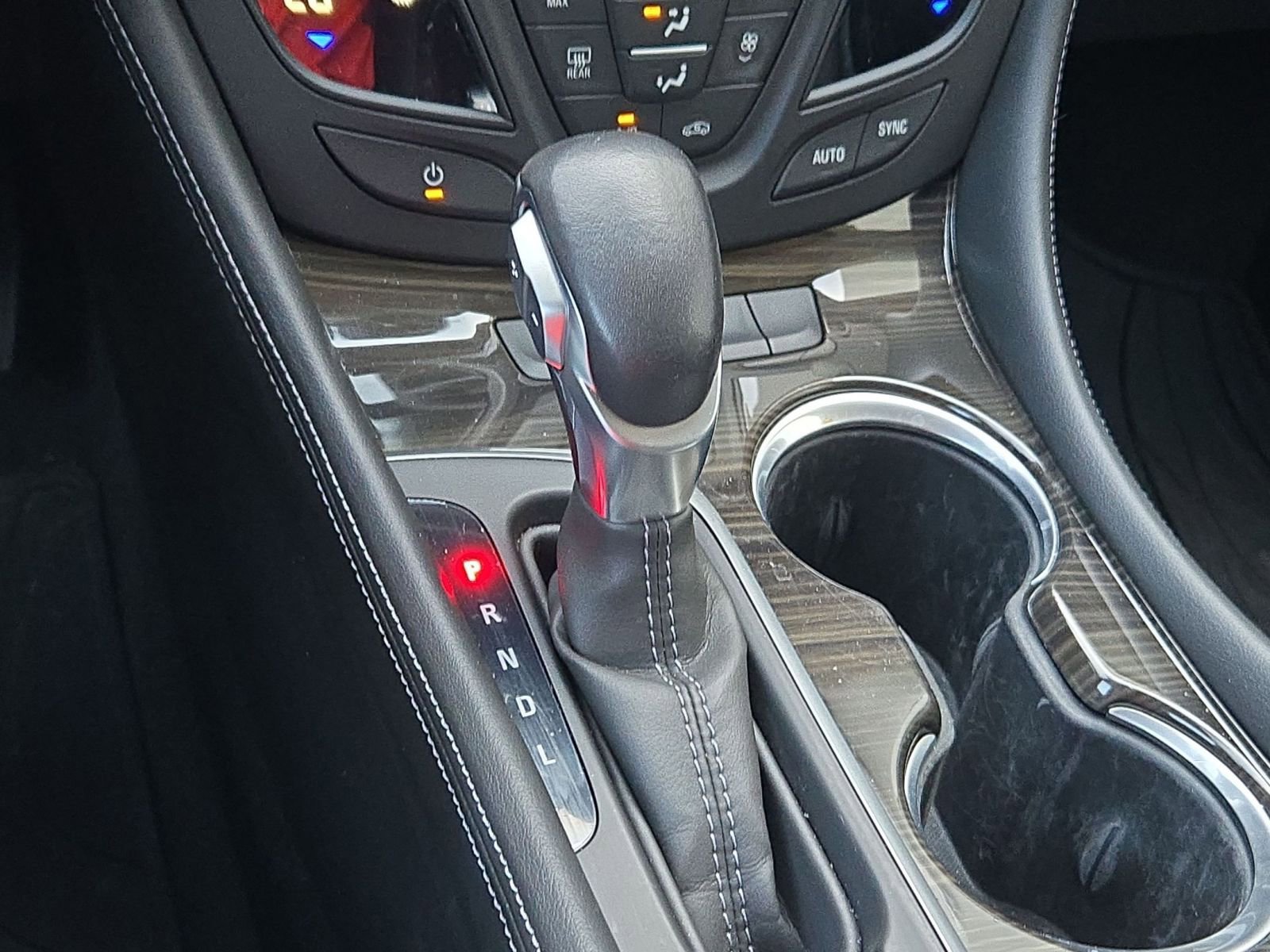 Used 2019 Buick Envision Essence image 11