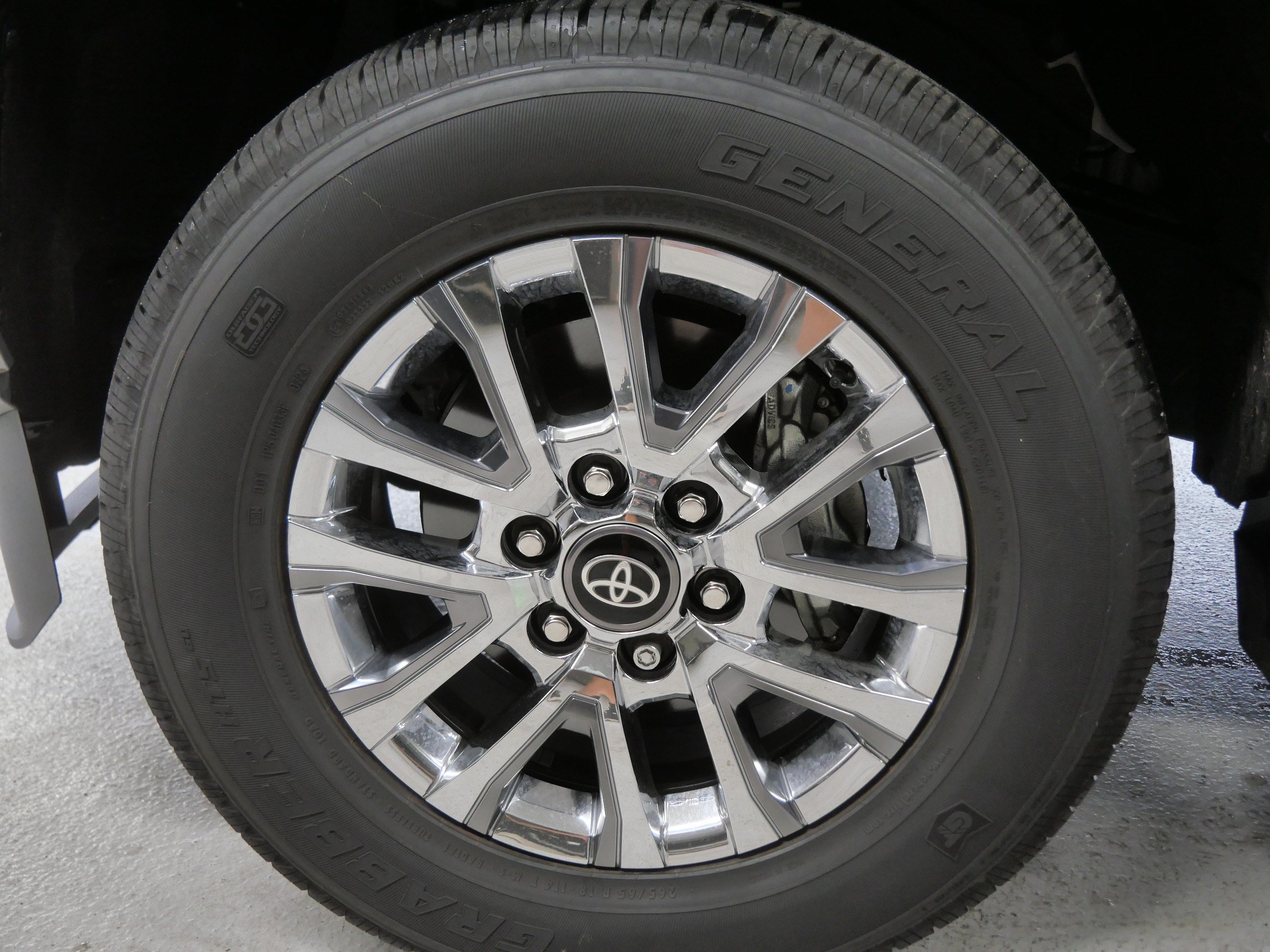 Certified 2024 Toyota Tacoma Limited w/ Limited Package (LT) AWD/4WD image 16