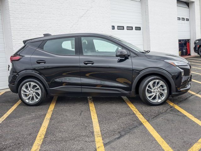 New 2027 Chevrolet Bolt LT w/ Comfort Package FWD image 5