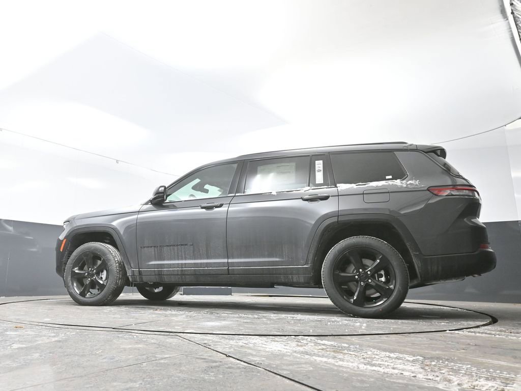 New 2025 Jeep Grand Cherokee L Limited w/ Black Appearance Package image 44