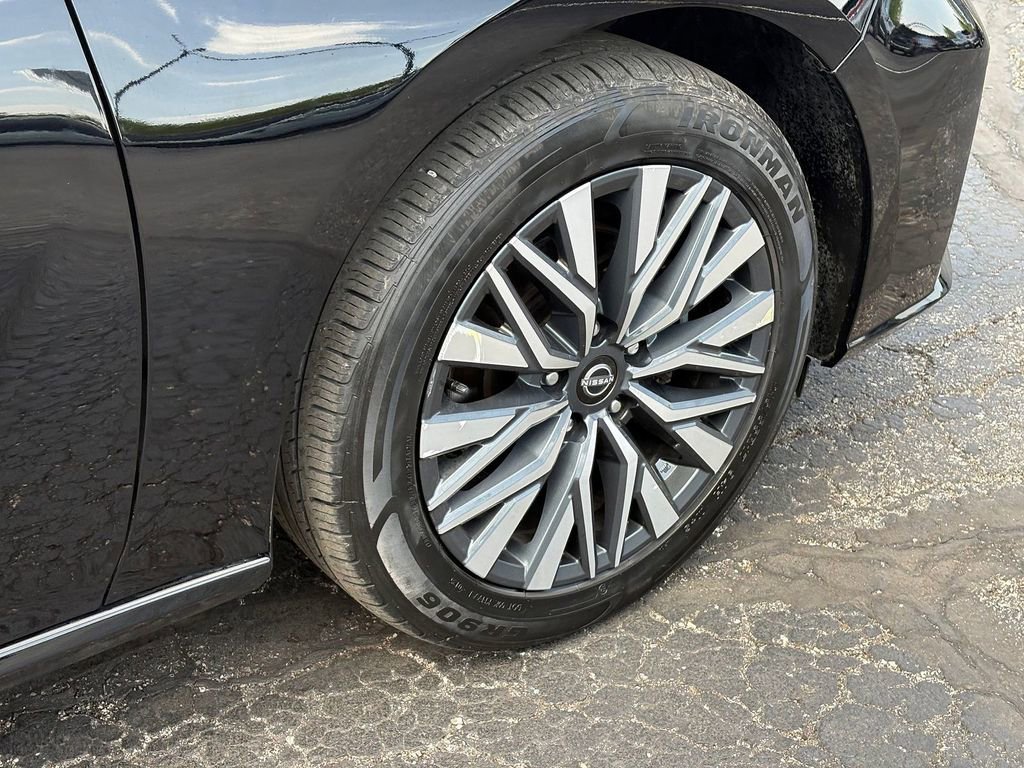 Used 2024 Nissan Altima 2.5 SV FWD image 9