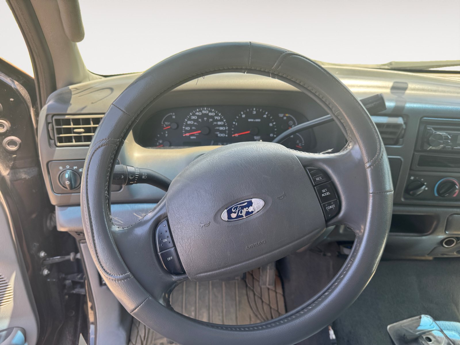 Used 2003 Ford F250 XLT AWD/4WD image 12