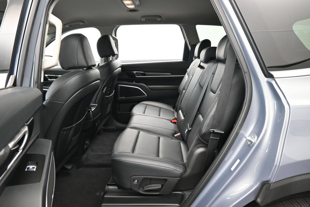 Used 2024 Kia Telluride LX FWD image 31