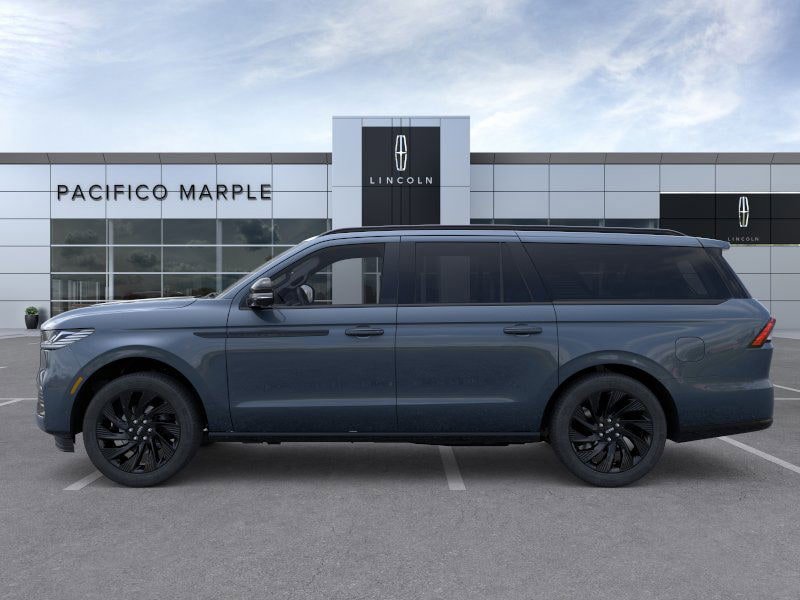 New 2026 Lincoln Navigator L Reserve w/ Jet Appearance Package image 3