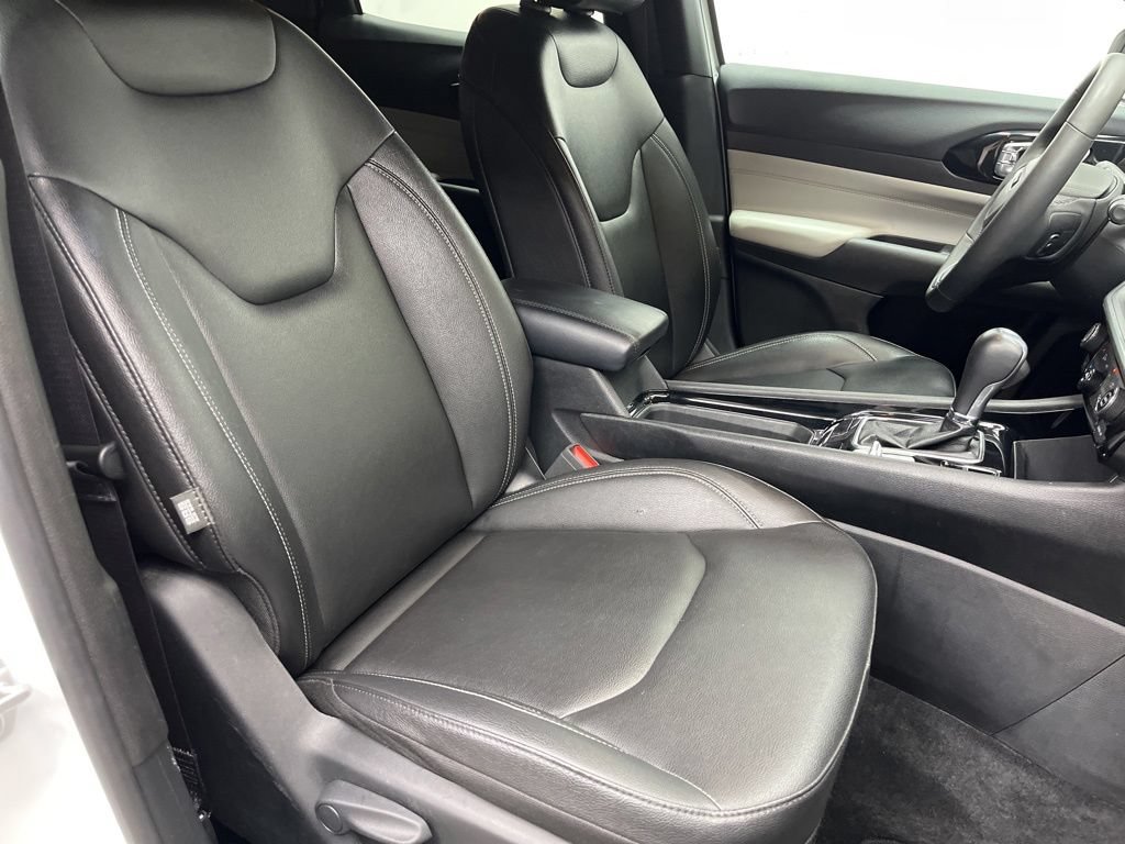 Used 2025 Jeep Compass Limited AWD/4WD image 21