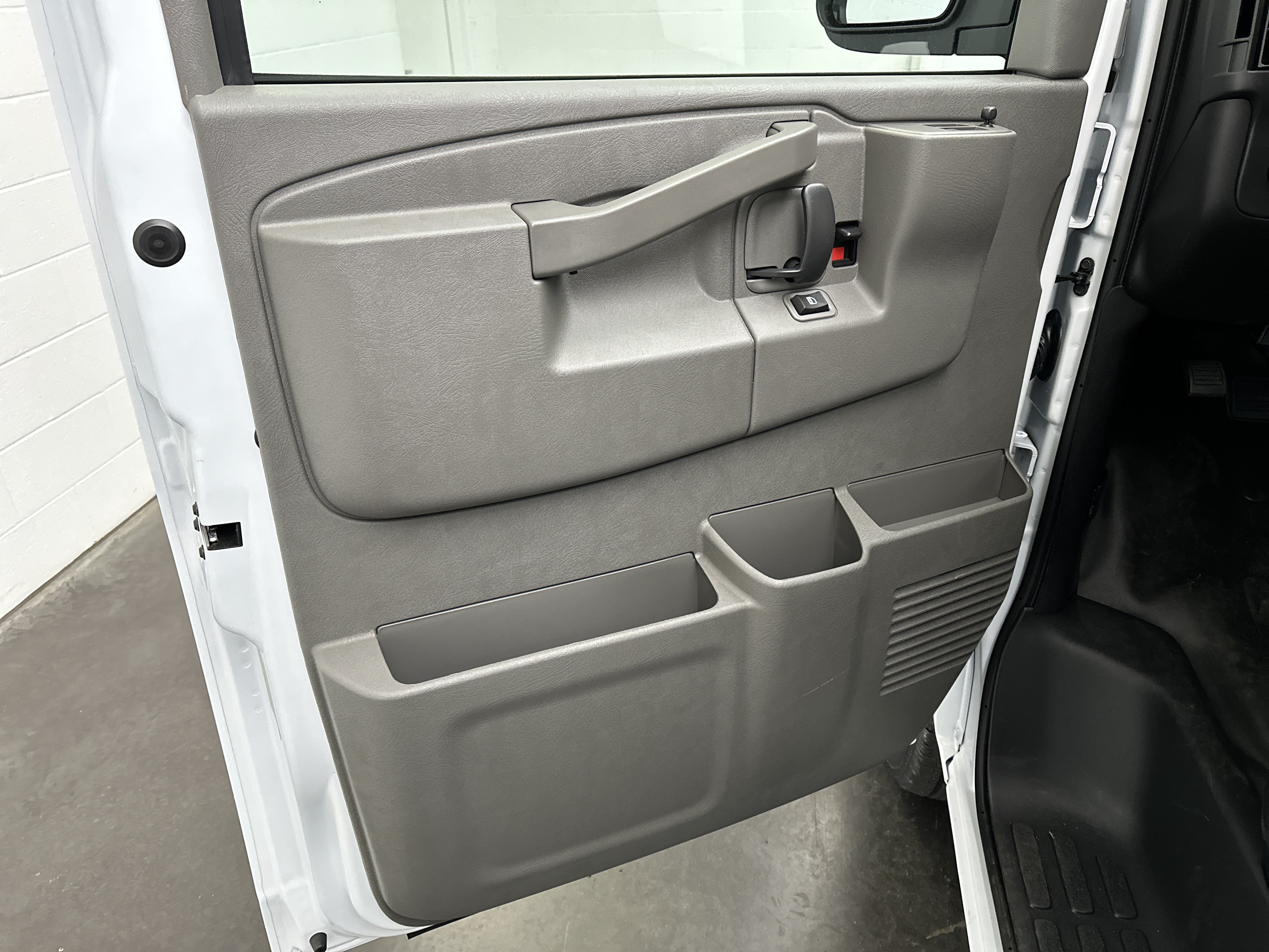 New 2026 Chevrolet Express 2500 w/ Driver Convenience Package RWD image 14