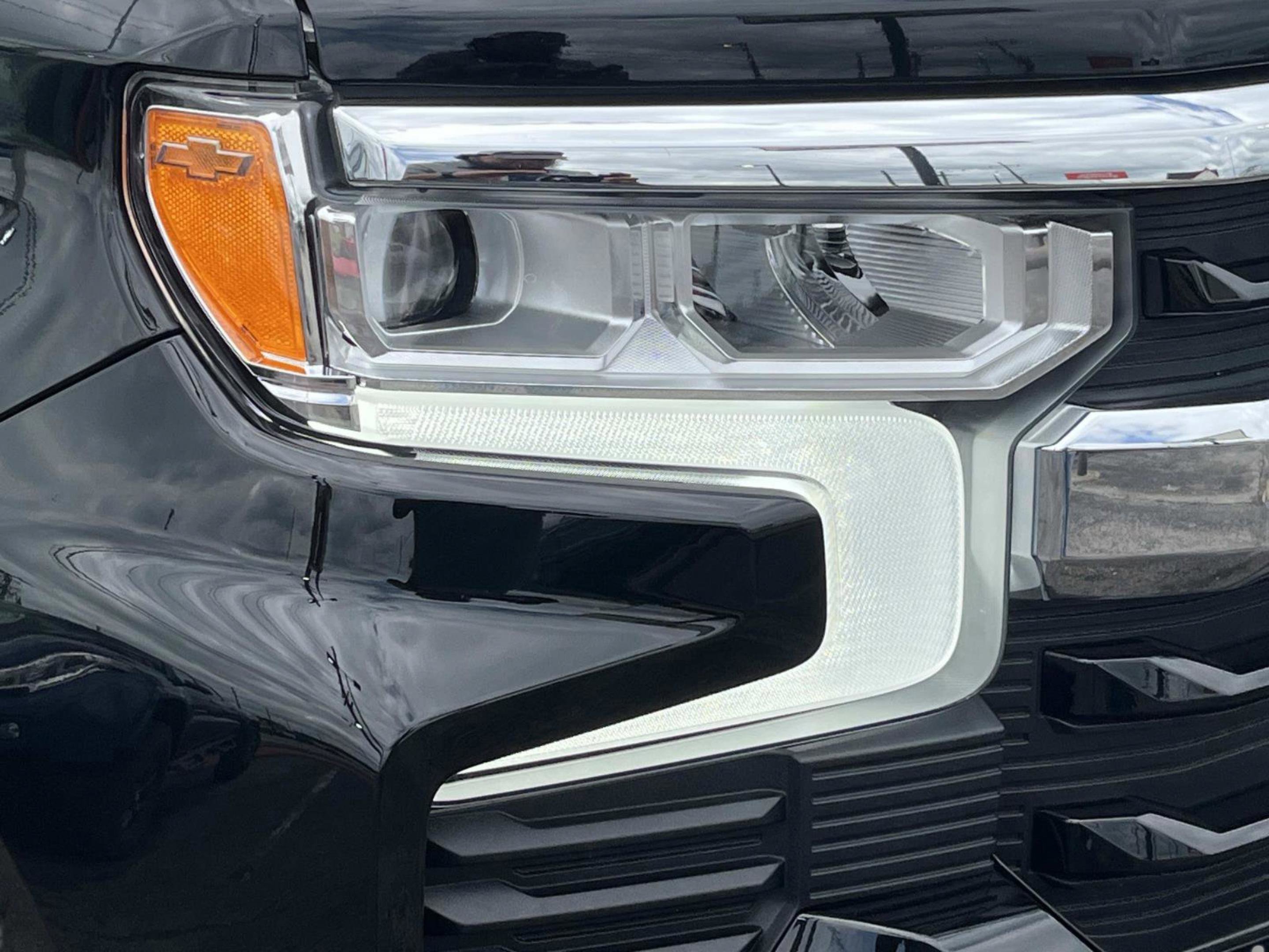 Used 2022 Chevrolet Silverado 1500 LT AWD/4WD image 34