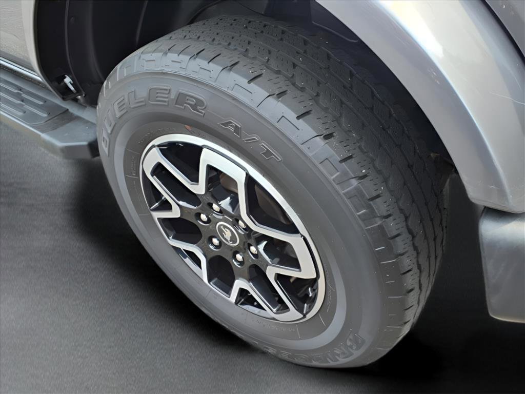 Used 2022 Ford Bronco Outer Banks image 9