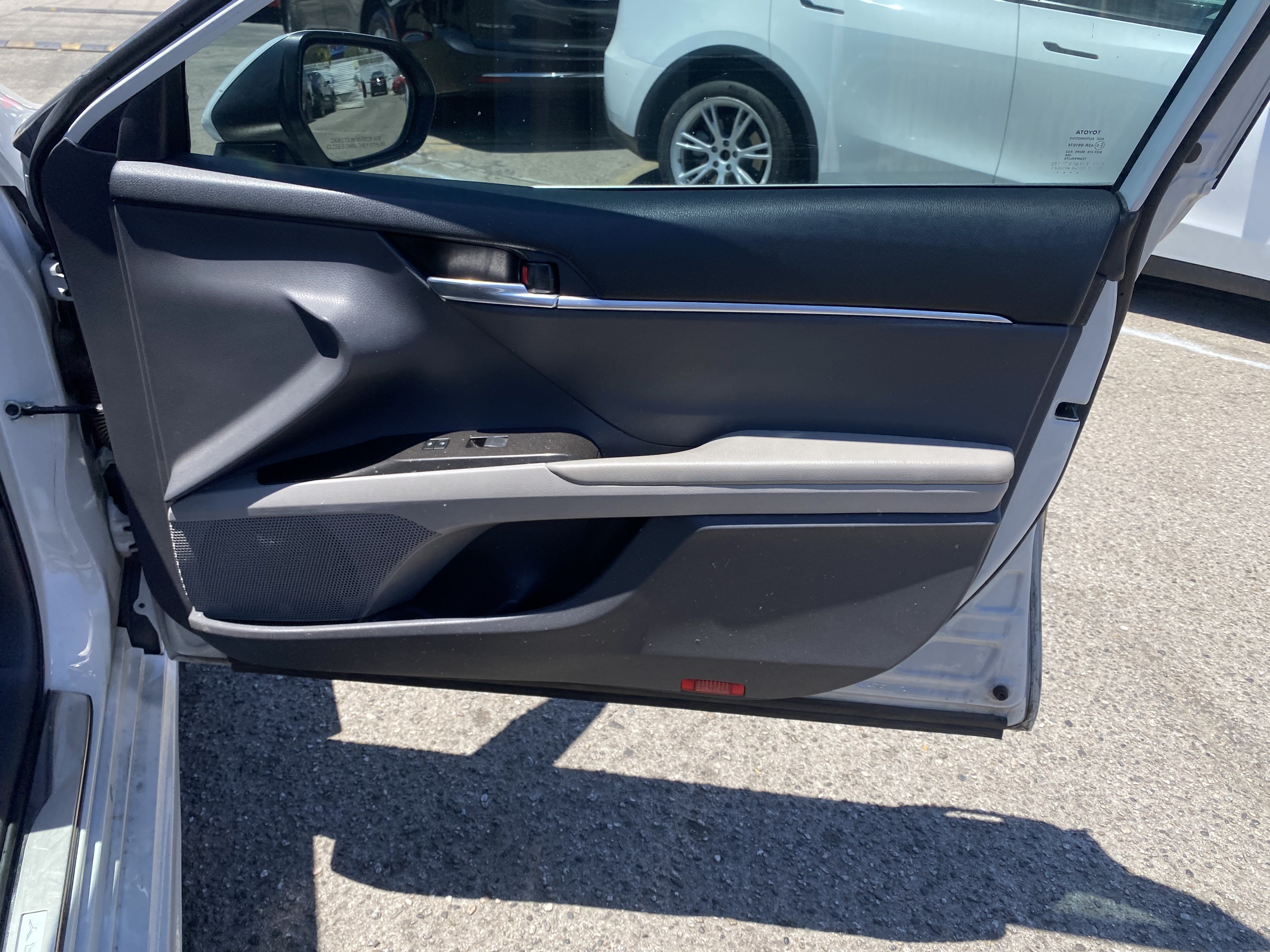 Used 2022 Toyota Camry SE w/ Audio Upgrade Package FWD image 23