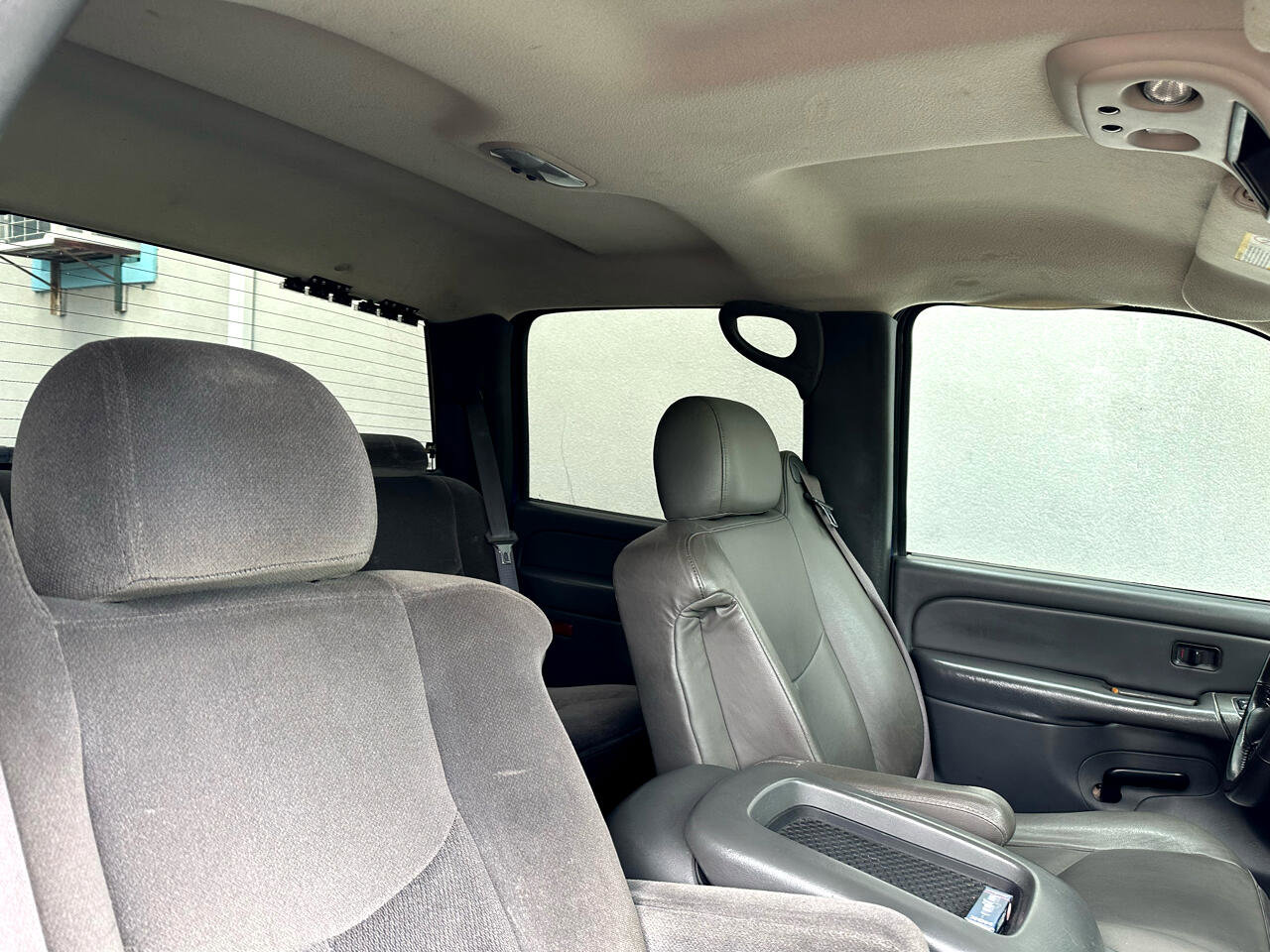 Used 2004 GMC Sierra 2500 SLE w/ Skid Plate Package image 28