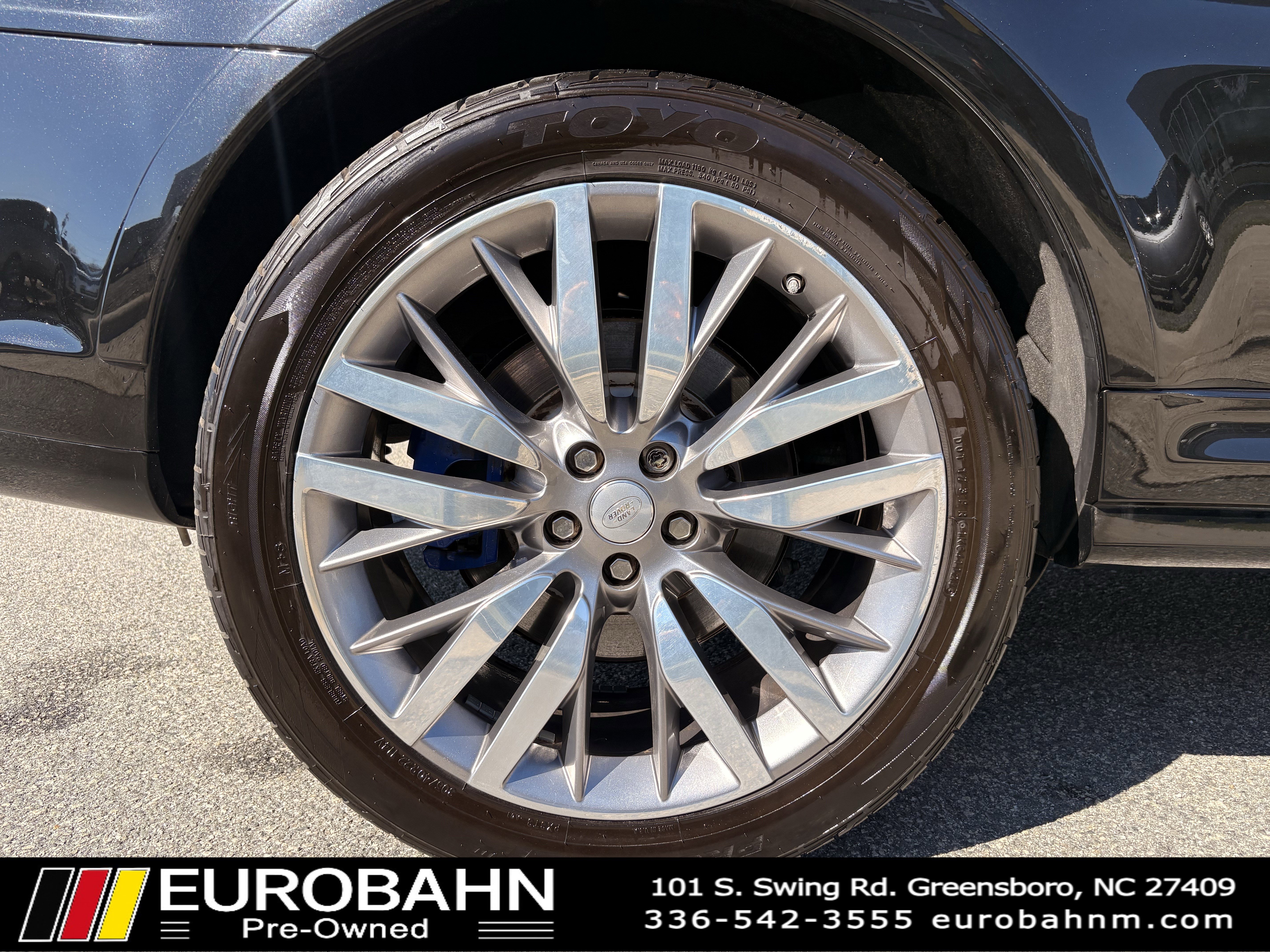 Used 2017 Land Rover Range Rover Sport SVR image 33