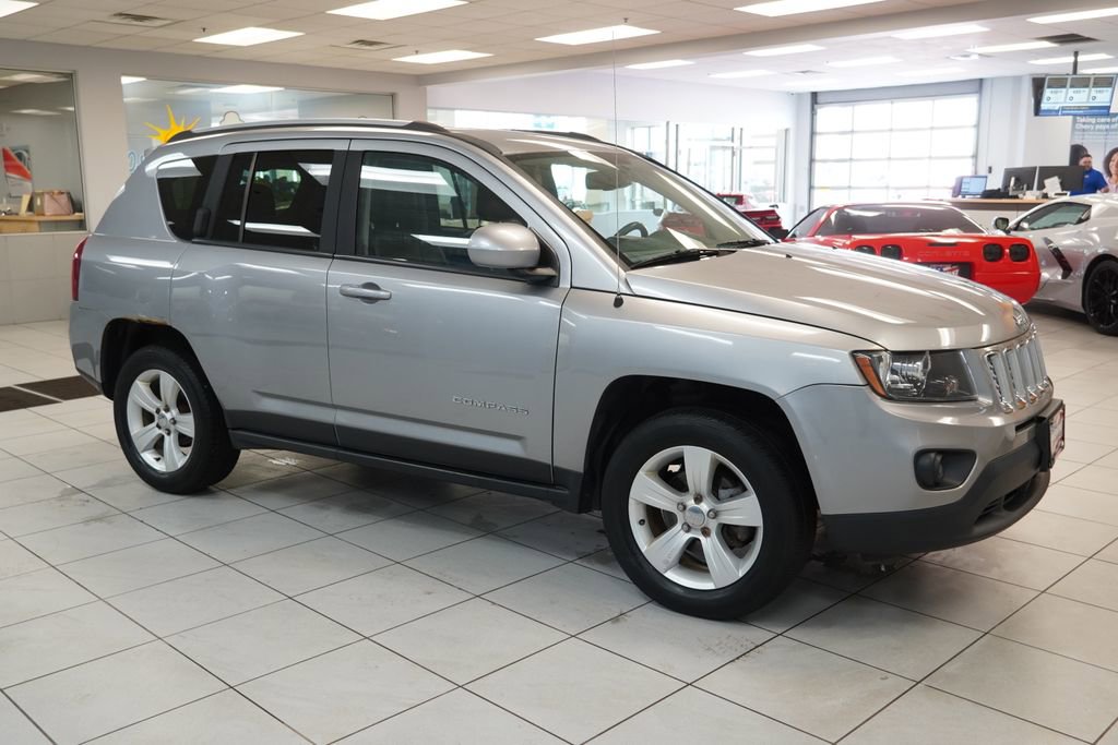 Used 2016 Jeep Compass Latitude AWD/4WD image 13