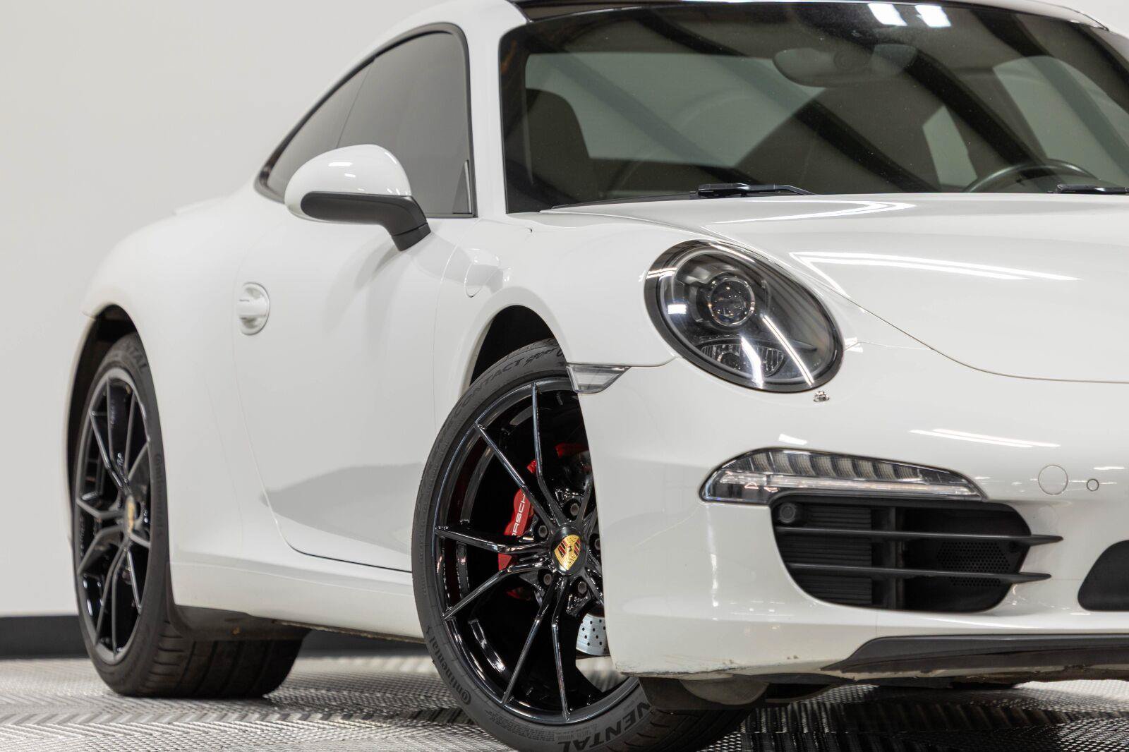Used 2013 Porsche 911 Carrera RWD image 2