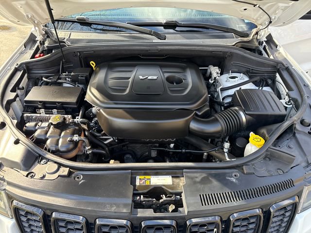 Used 2019 Jeep Grand Cherokee Laredo AWD/4WD image 29