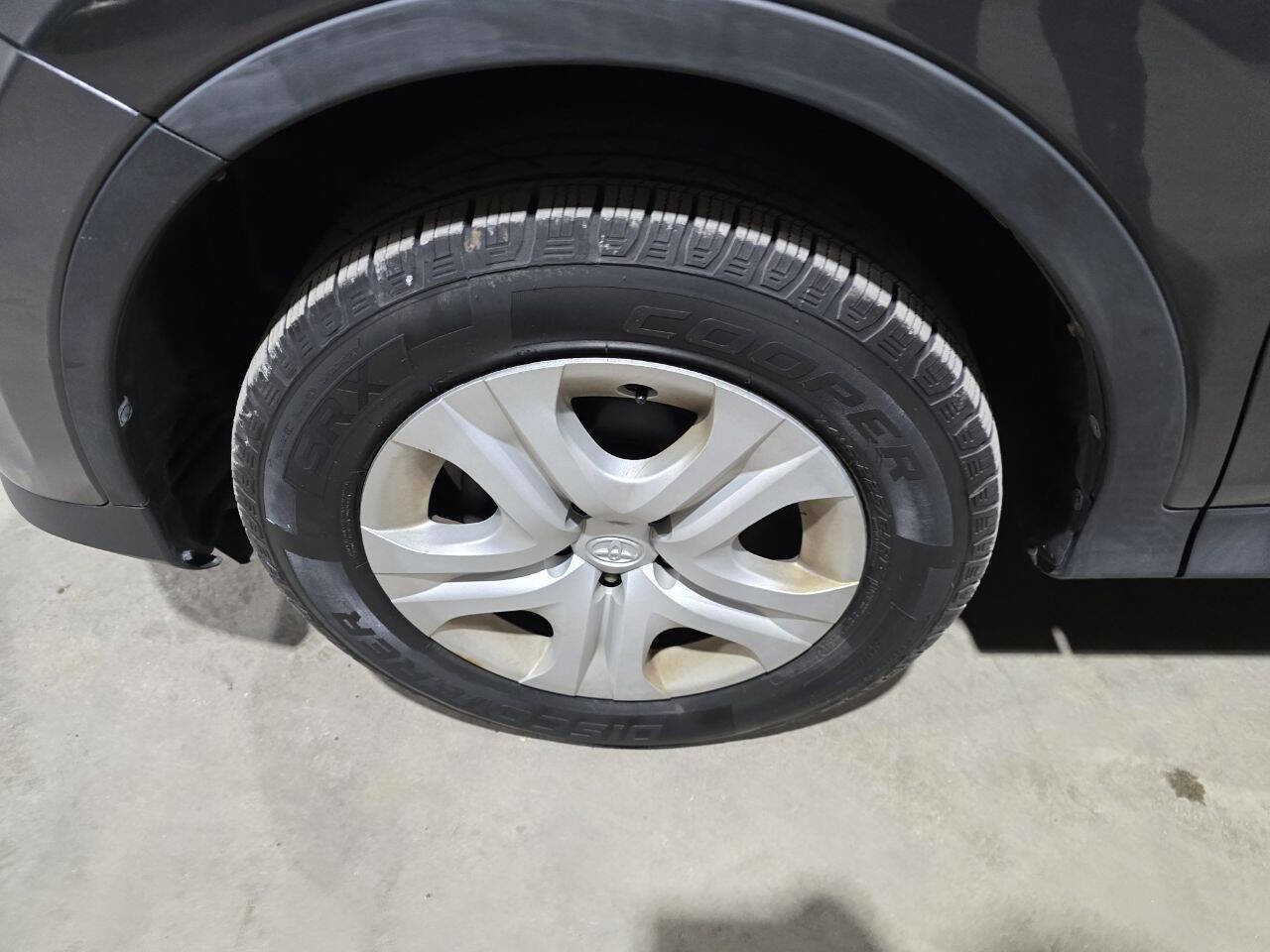 Used 2015 Toyota RAV4 LE image 23