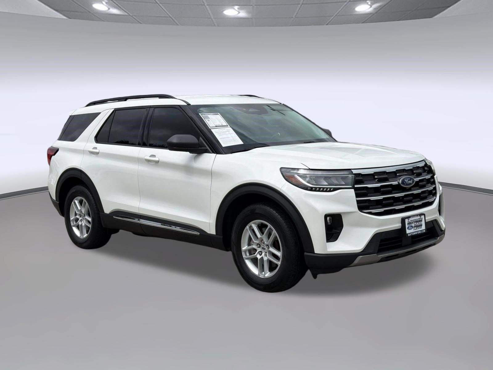 Used 2025 Ford Explorer Active w/ Active Comfort Package RWD image 7