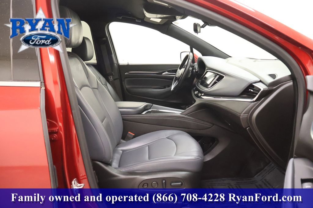 Used 2024 Buick Enclave Premium image 17