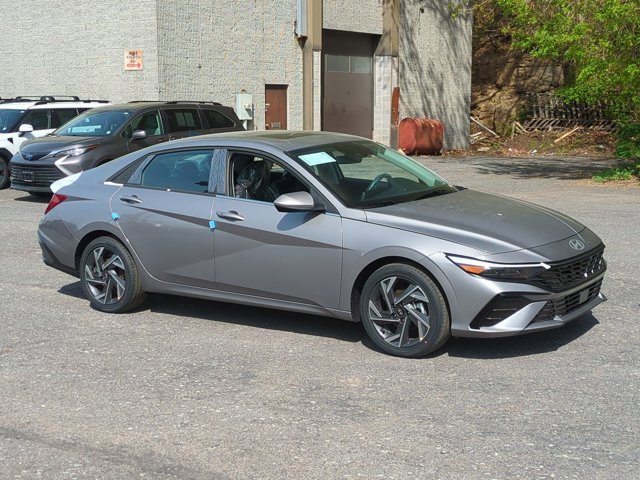 New 2025 Hyundai Elantra SEL