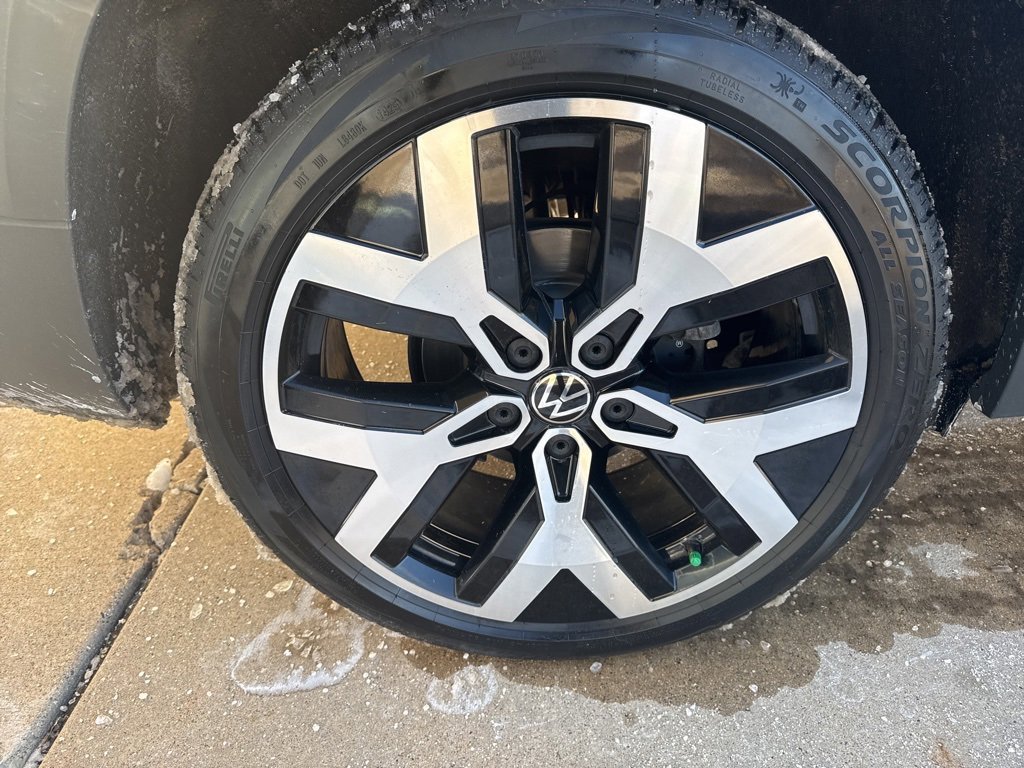 Certified 2023 Volkswagen Taos SEL image 24