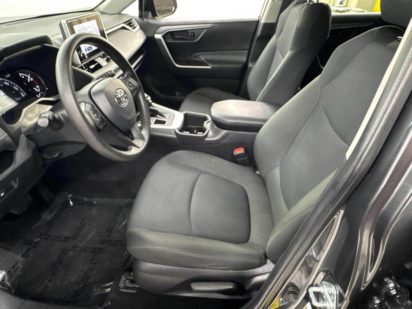 Used 2024 Toyota RAV4 LE AWD/4WD image 16