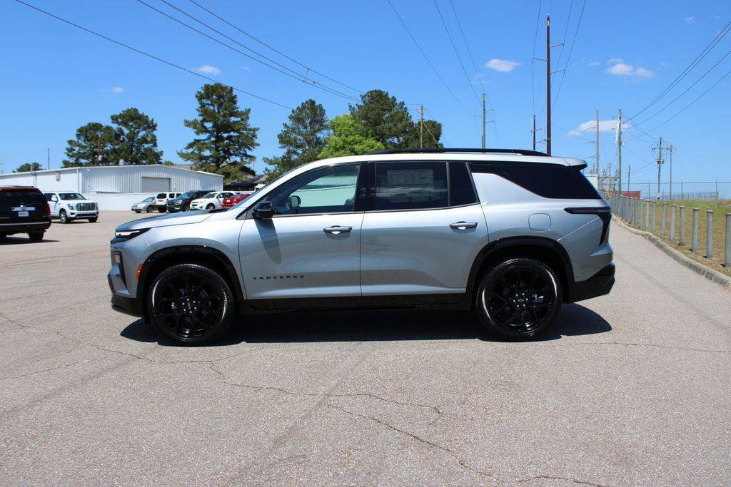 New 2026 Chevrolet Traverse RS w/ LPO, Floor Liner Package FWD image 3