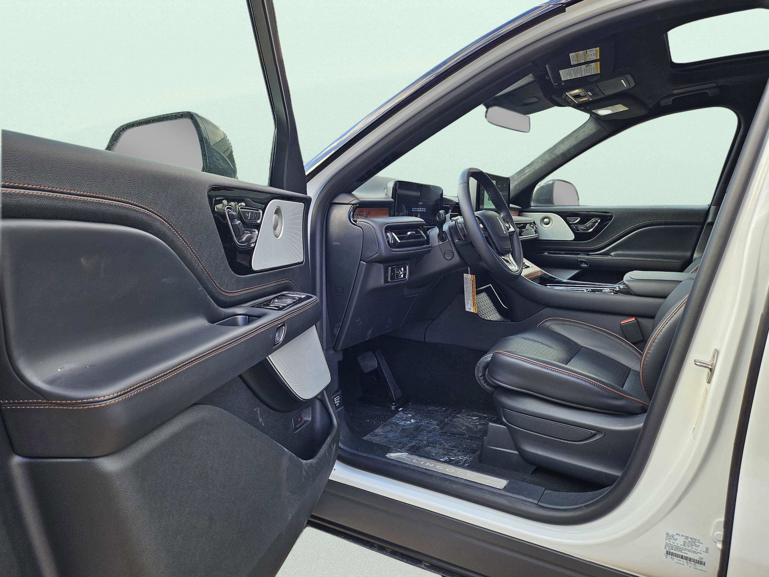 New 2026 Lincoln Aviator Black Label w/ Black Label Special Edition image 9