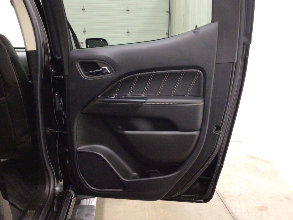 Used 2022 GMC Canyon Denali image 29