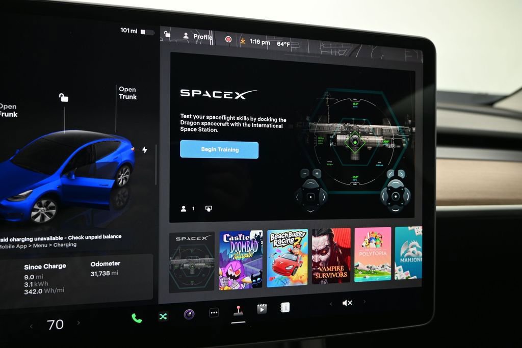 Used 2023 Tesla Model Y AWD image 22