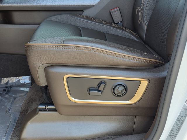 Used 2025 RAM 1500 Limited AWD/4WD image 16