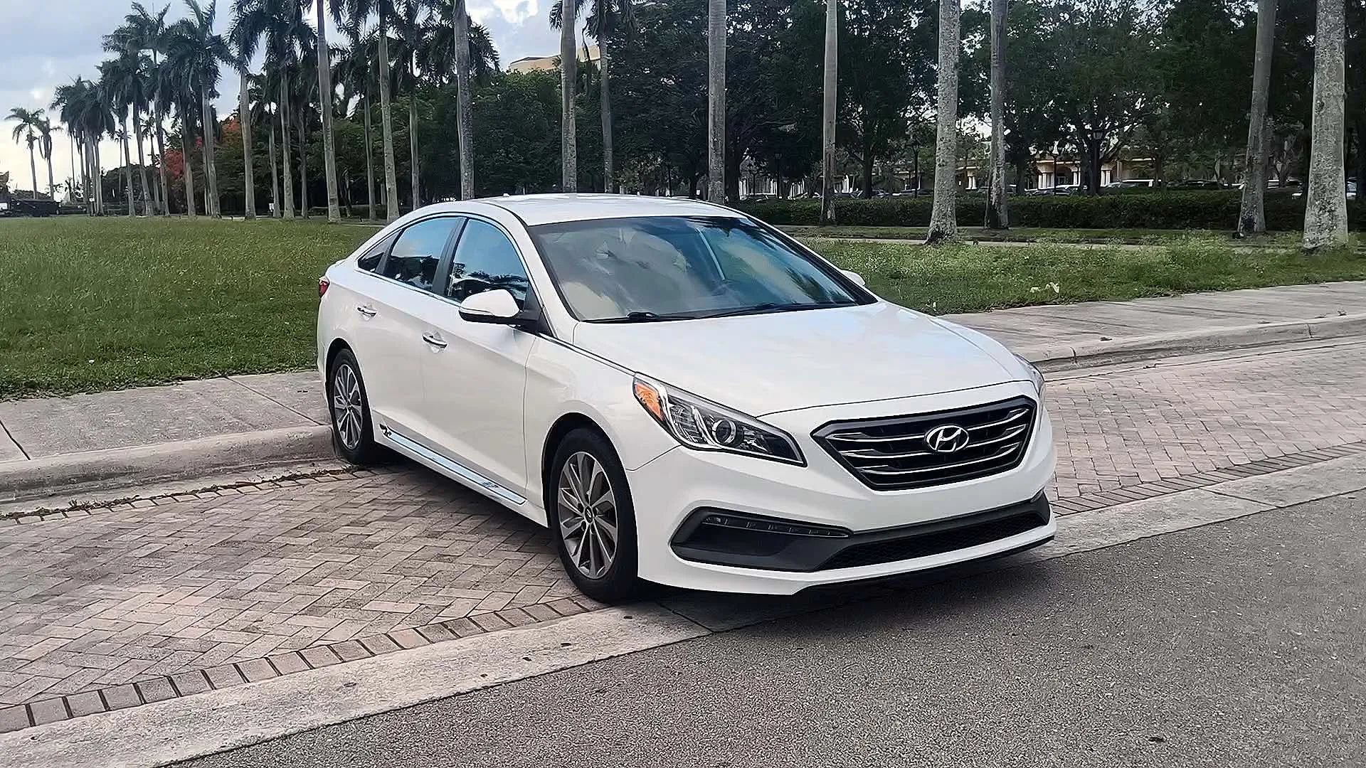 Used 2016 Hyundai Sonata Sport w/ Option Group 02 FWD image 22