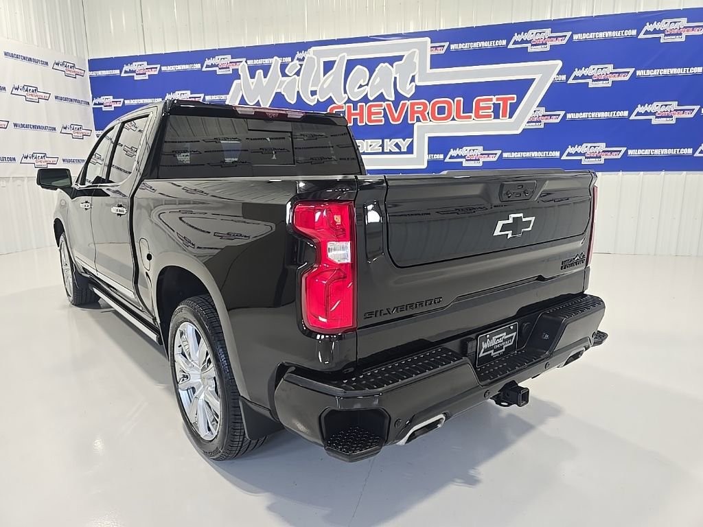Used 2025 Chevrolet Silverado 1500 High Country AWD/4WD image 6