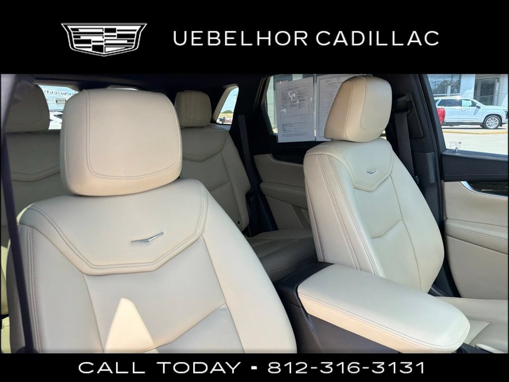 Used 2017 Cadillac XT5 FWD image 4