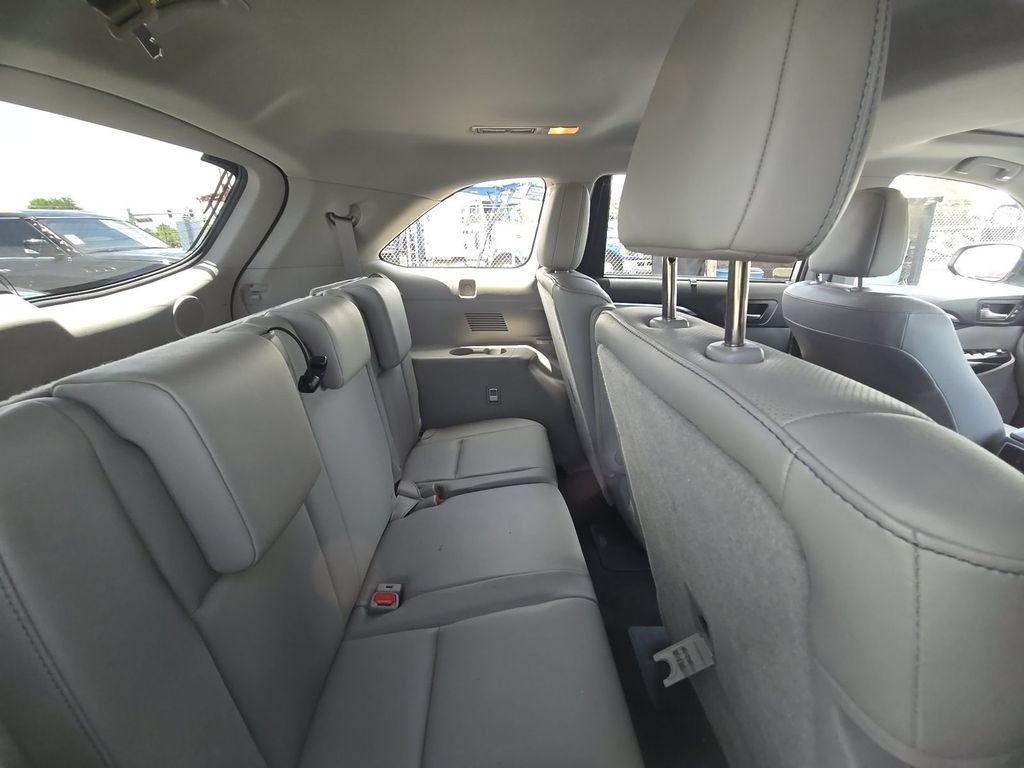 Used 2019 Toyota Highlander Limited AWD/4WD image 6