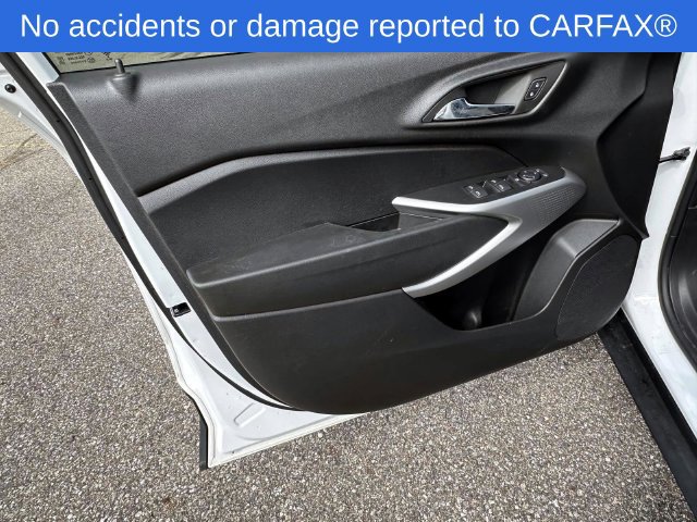 Certified 2024 Chevrolet Trax RS w/ Driver Confidence Package FWD image 16