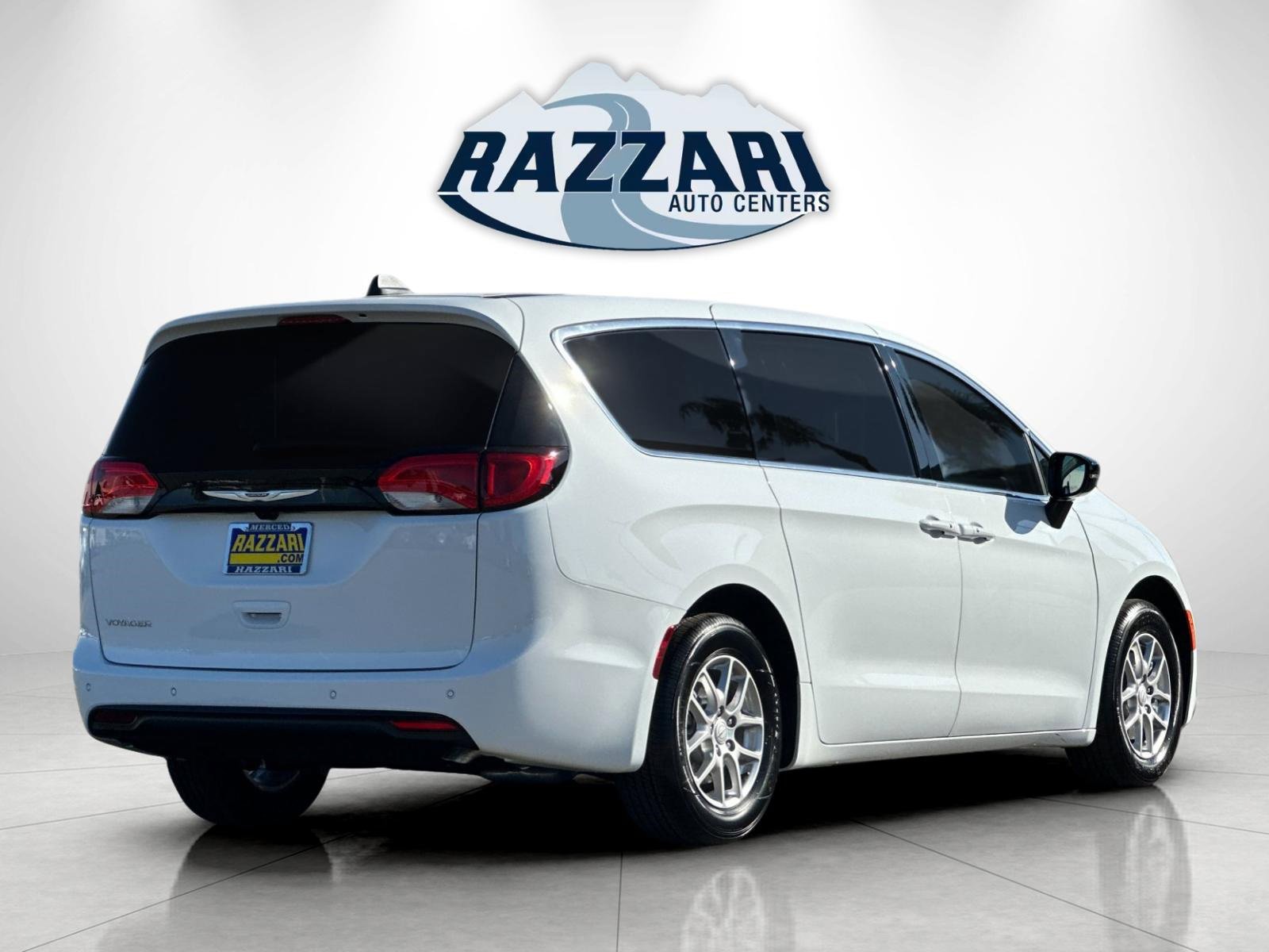 New 2025 Chrysler Voyager LX image 3