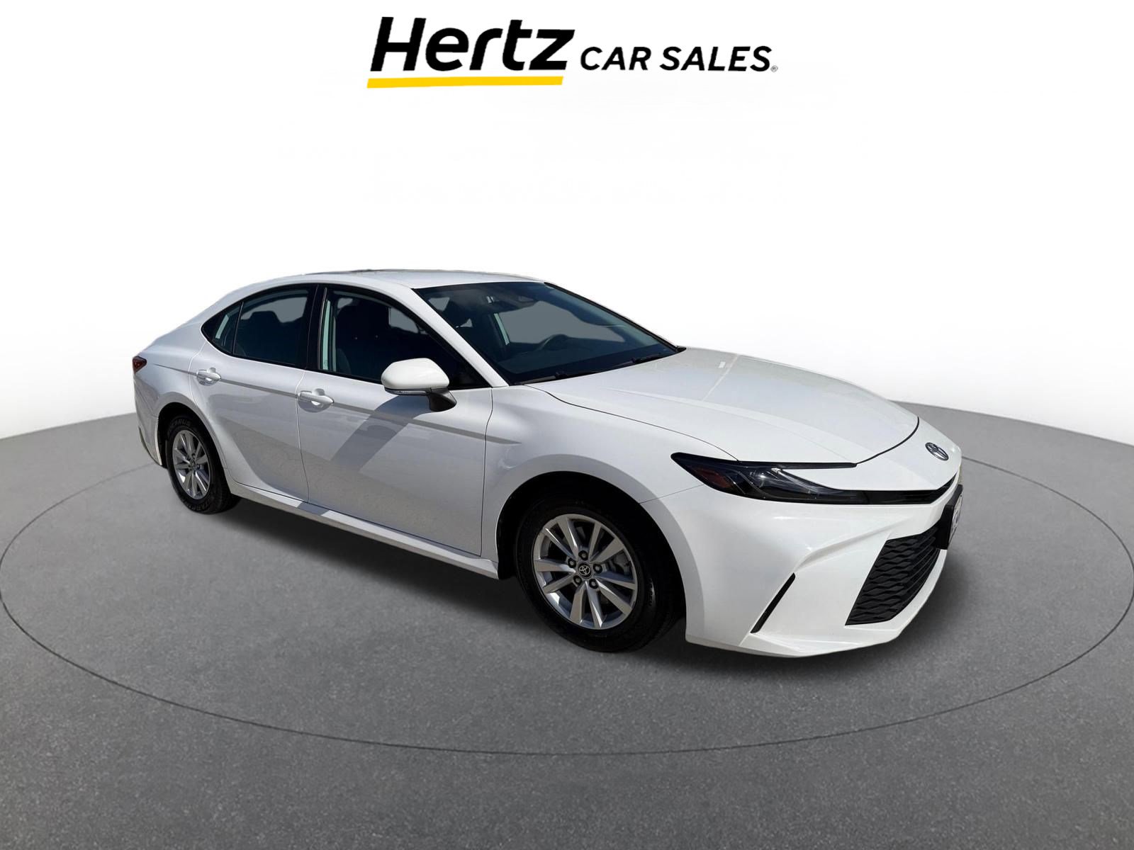 Used 2025 Toyota Camry LE image 1